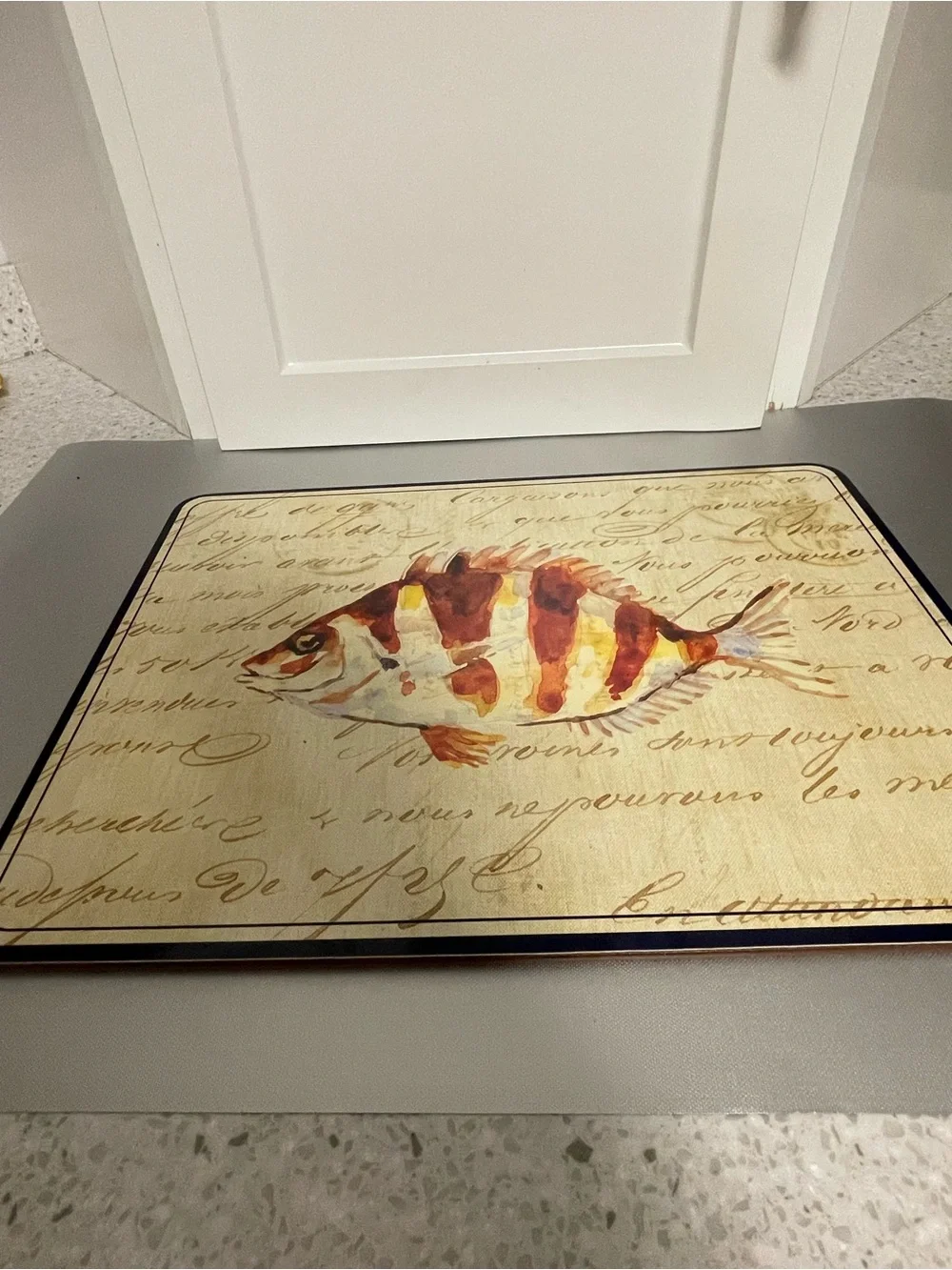 Williams Sonoma La Mer Cork Brown Fish  Placemat Theme 16x12 Like New Blue Trim